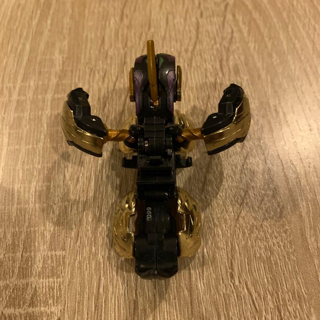 爆丸　覇タヴァネル　ゲートカード（シルバー）１枚 部品6個つき