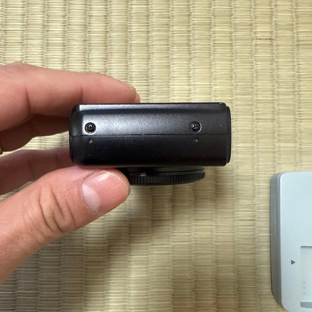 Canon S90 コンパクトデジタルカメラ 本体とバッテリーチャージャー