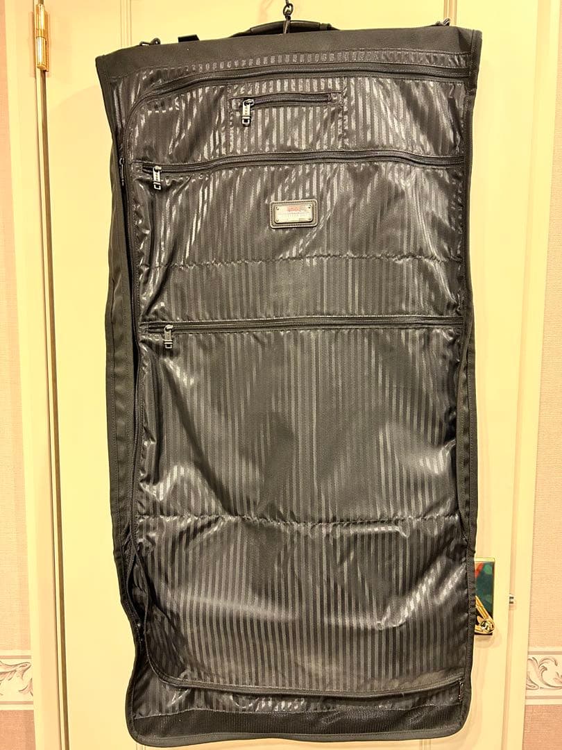 TUMI ガーメントバッグ 三つ折り