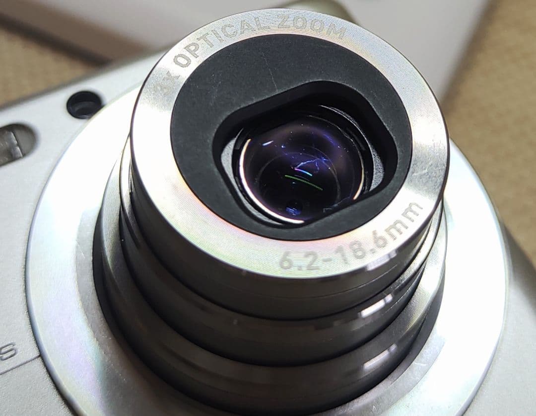 外観美品 CASIO EXILIM EX-Z600 シルバー コンデジ