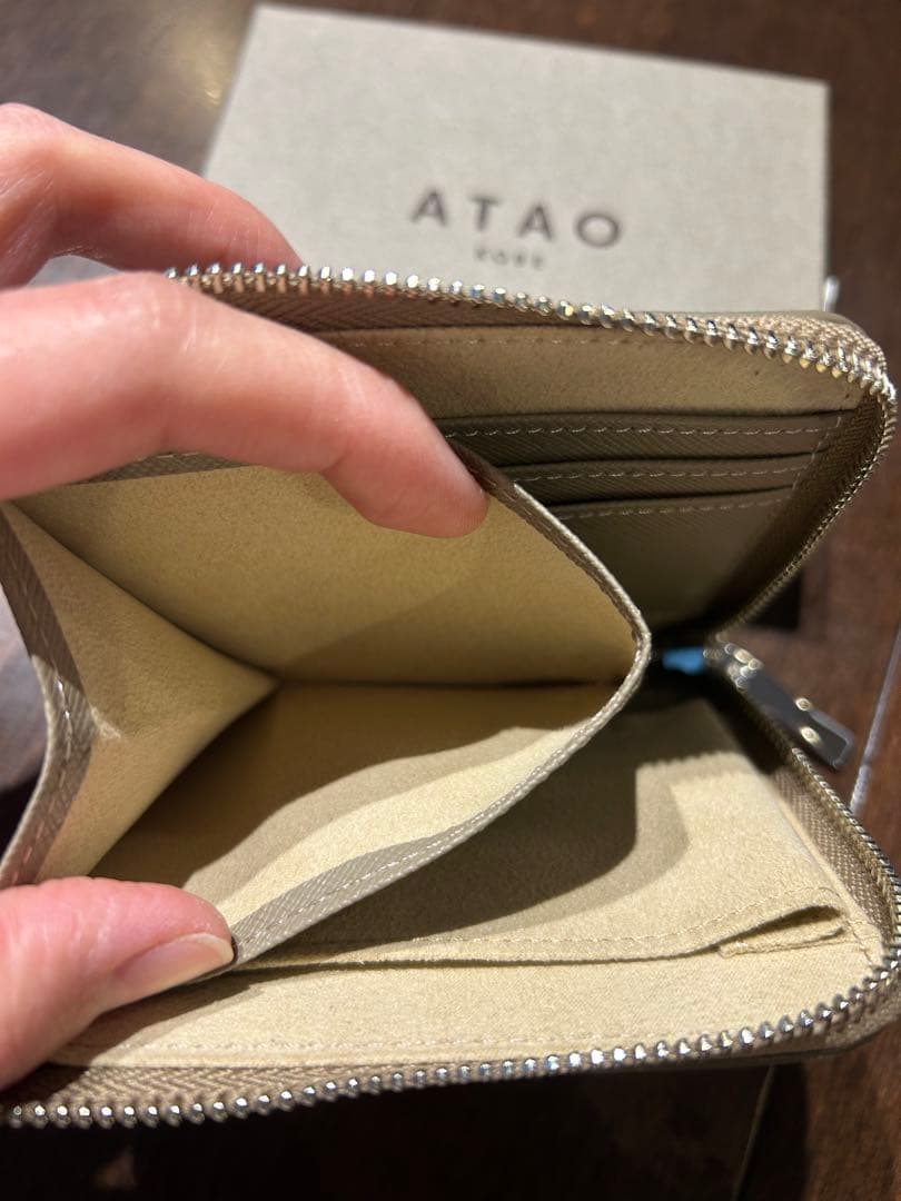 ✨ほぼ新品！超美品✨ATAO チェスサンドベージュ 折り財布