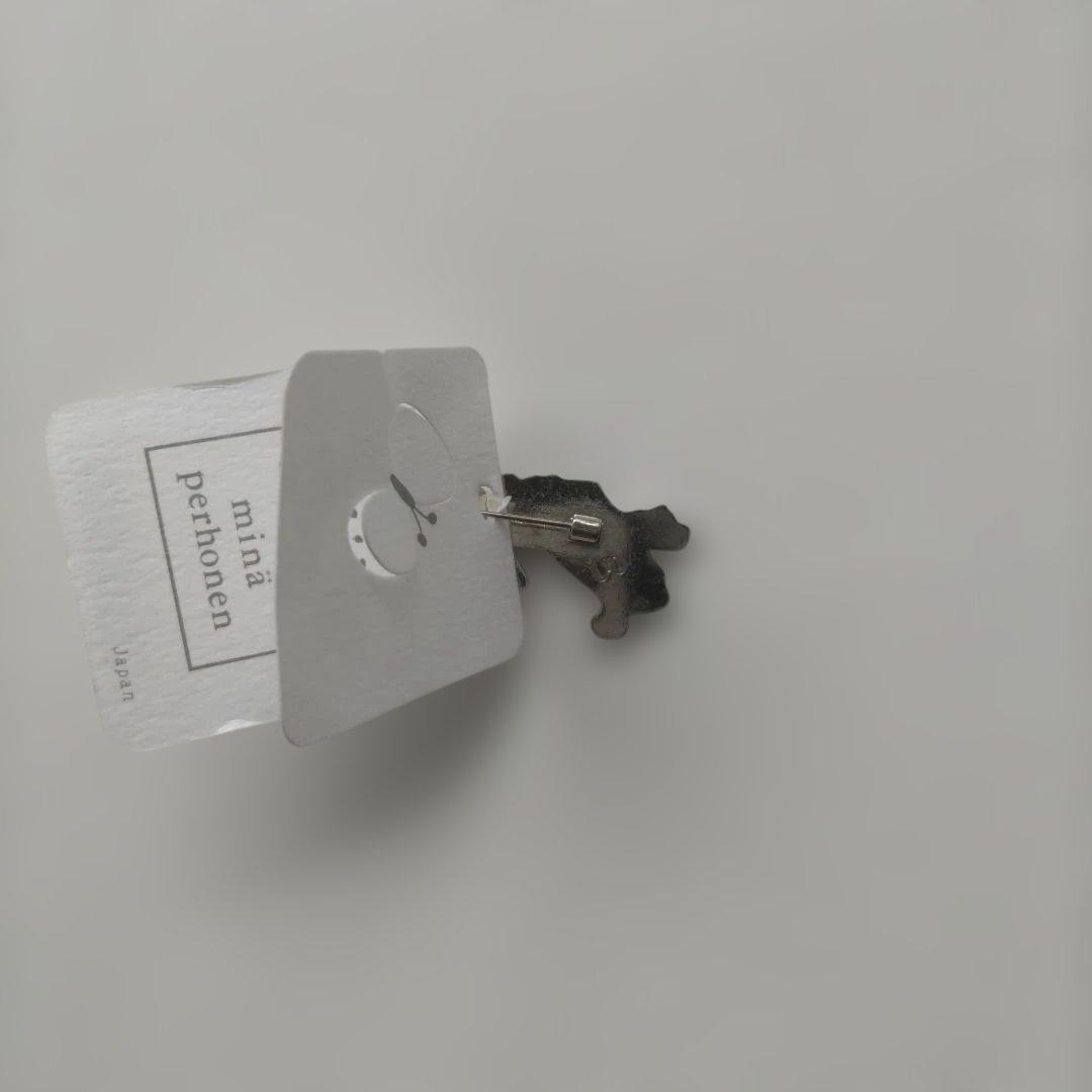 新品　mina perhonen wolf&flower ブローチ