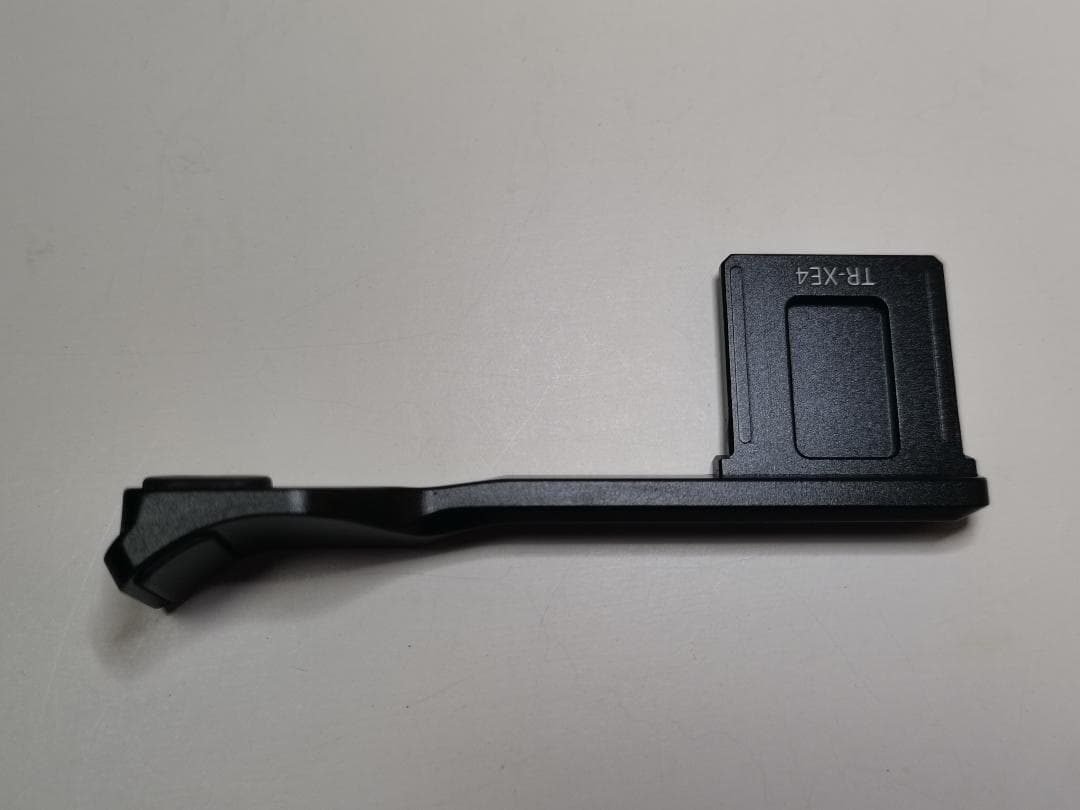 【中古美品】FUJIFILM 「X-E4」専用サムレスト ブラック TR-XE4