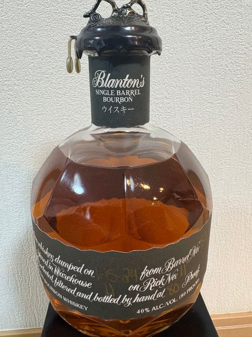 Blanton's ブラックシングルバレルバーボンウイスキー　750 ML箱あり