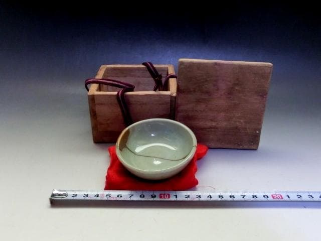 酒盃■古青磁金継ぎ直し杯(江戸期)酒器 猪口 ぐい呑み 桐箱入 時代物 骨董品■