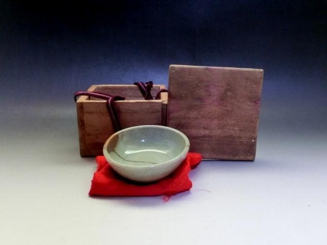 酒盃■古青磁金継ぎ直し杯(江戸期)酒器 猪口 ぐい呑み 桐箱入 時代物 骨董品■