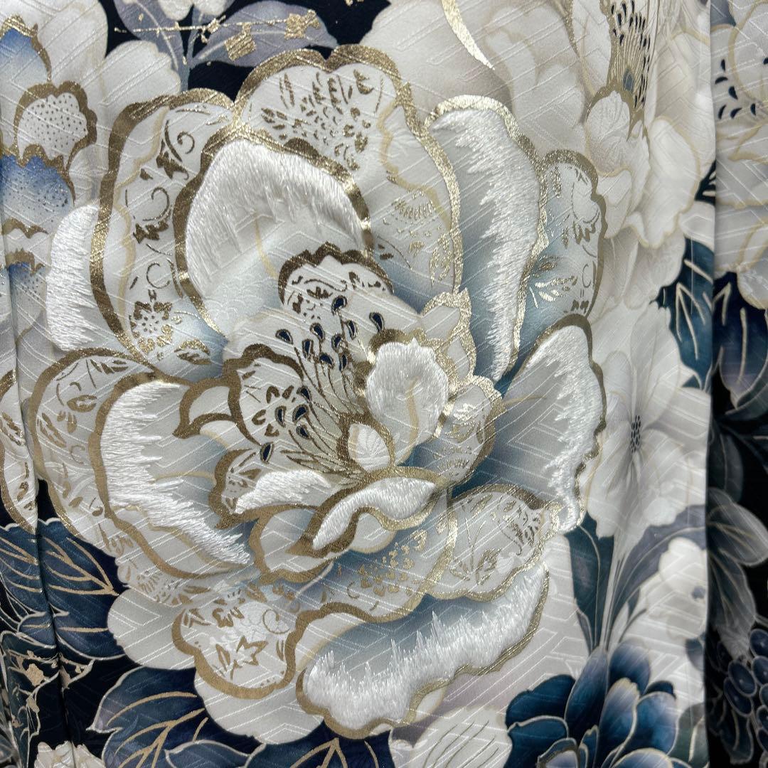 紺地と白の染め分けクールな牡丹の振袖フルセット