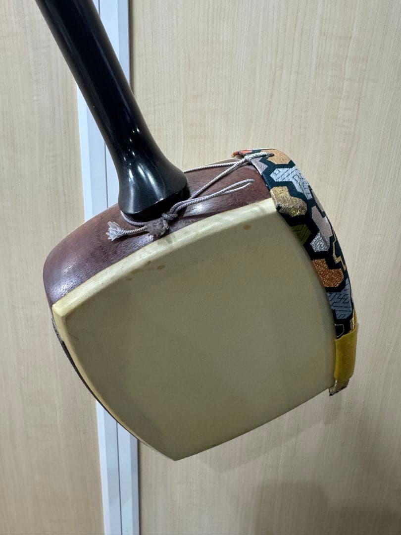三味線 和楽器 弦楽器 紅木　紫檀　天然素材　ハードケース付き