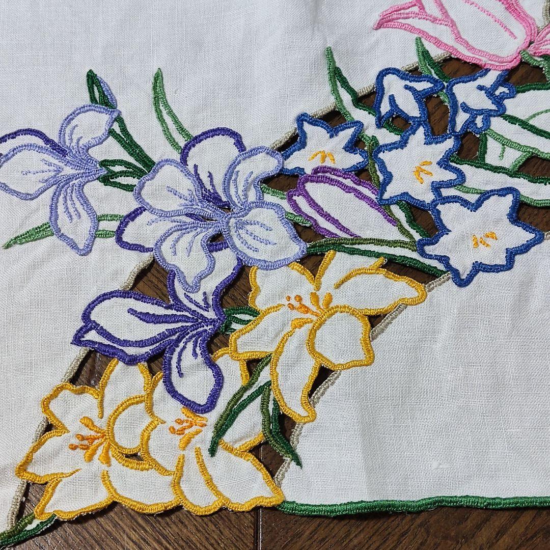 イギリス　テーブルクロス　クロス　目隠しクロス　刺繍