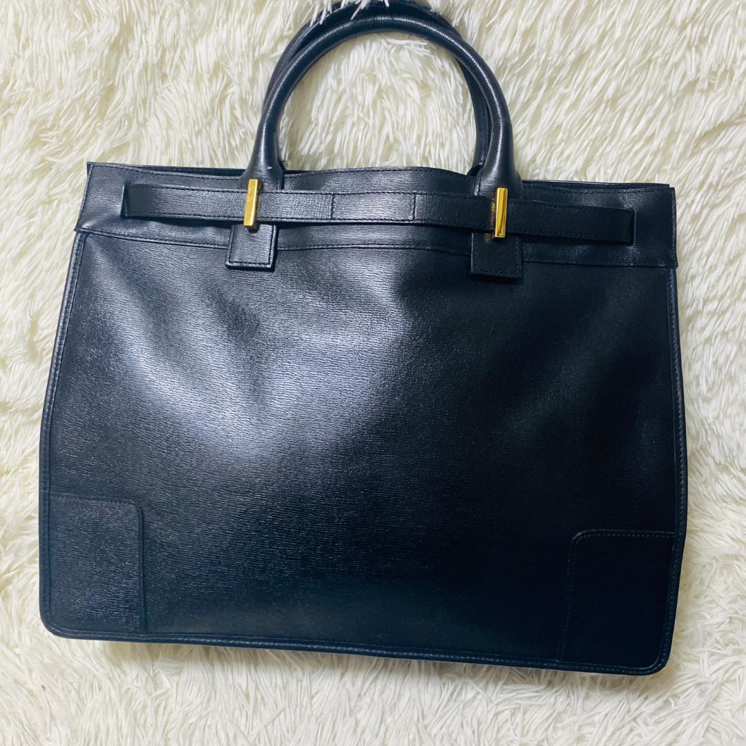 GUCCI グッチ ビジネスバッグ A4収納可 ゴールド金具 黒 レザー 自立