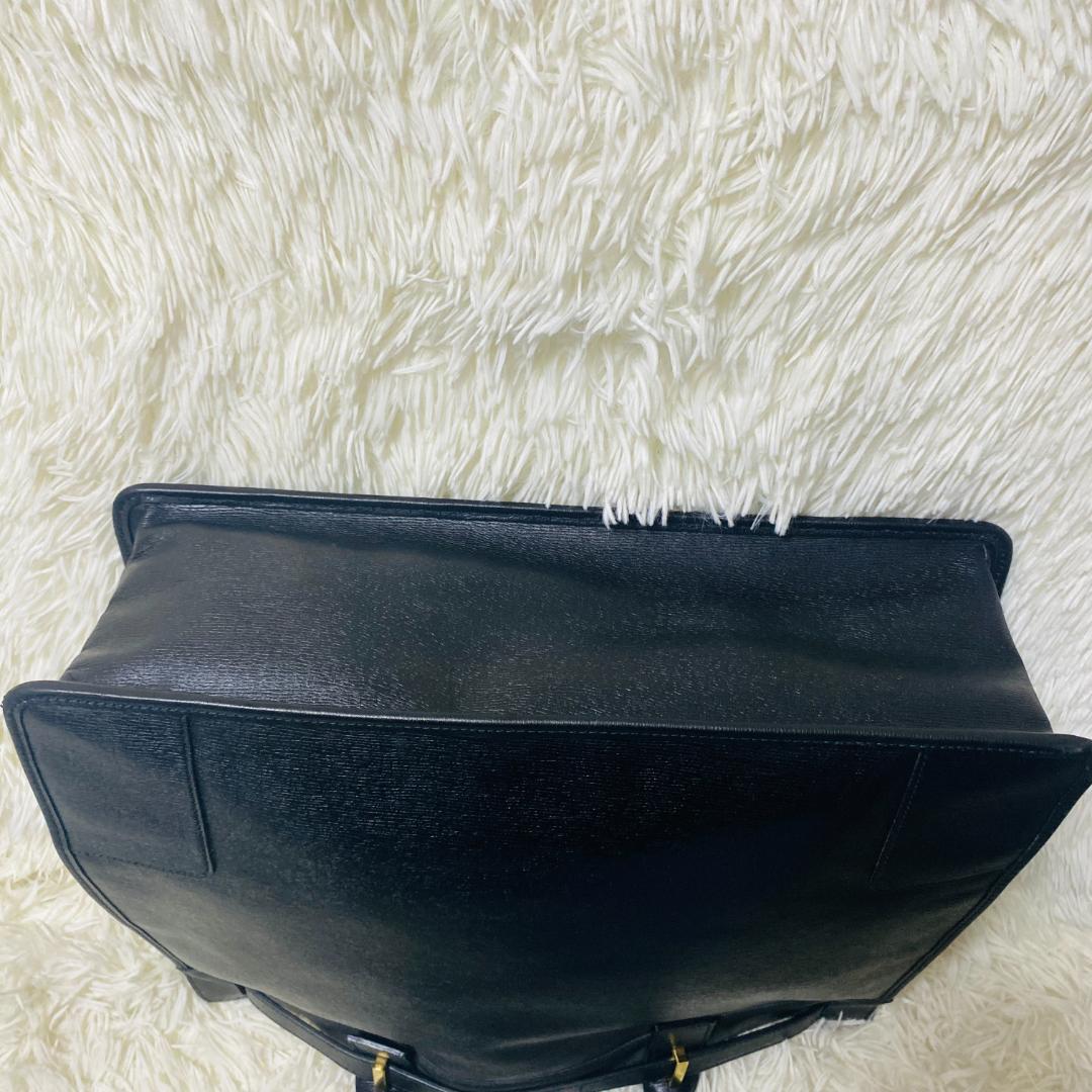 GUCCI グッチ ビジネスバッグ A4収納可 ゴールド金具 黒 レザー 自立