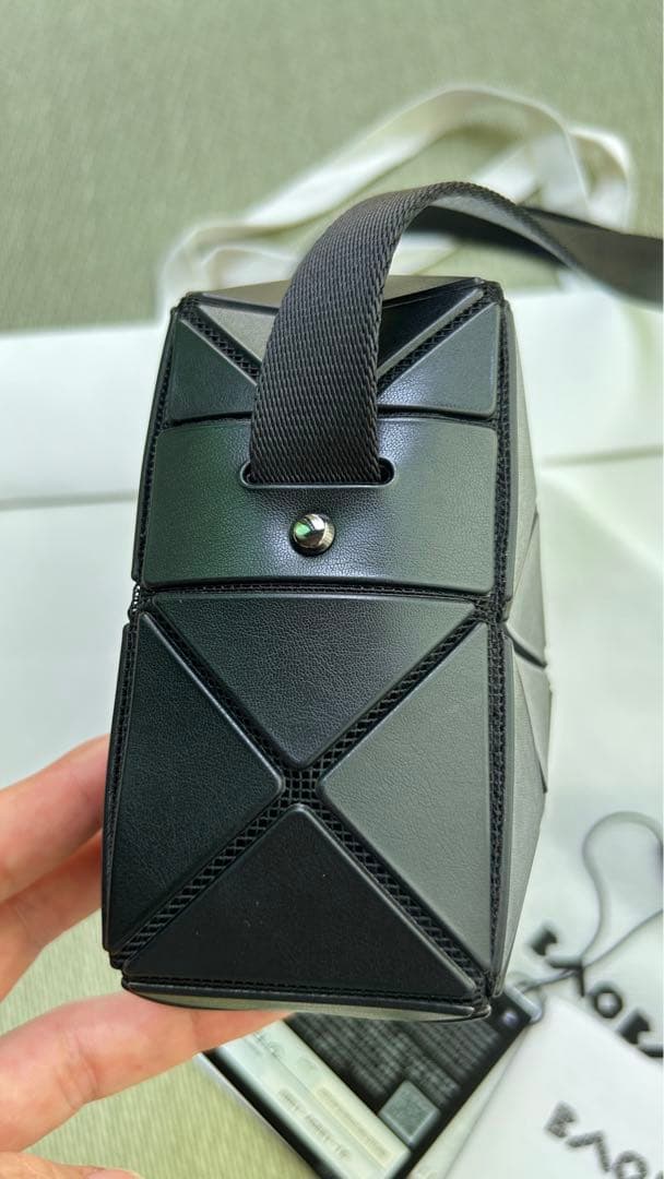 未使用 バオバオ　イッセイミヤケ　 ショルダーバッグ 黒 ブラック キューボイド