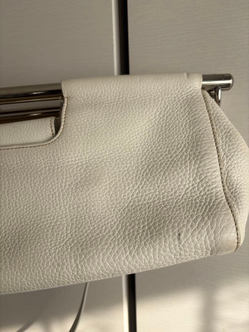 【PRADA 】希少デザイン✨✨ ホワイトレザー ショルダーバッグ