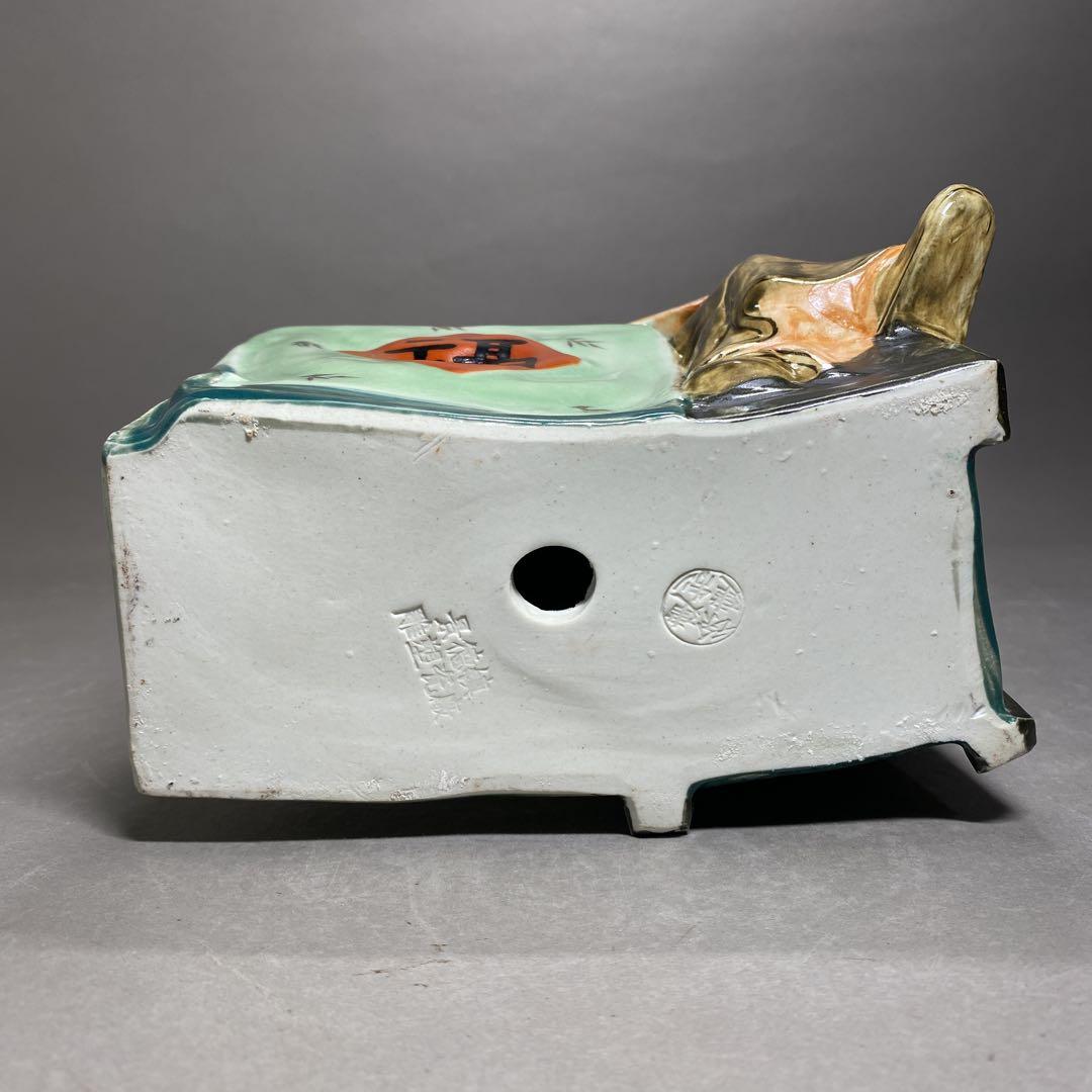 景德鎮製　徐建建制　瓷器　オブジェ　サイズ 幅19㎝×奥行14㎝×高さ20.5㎝