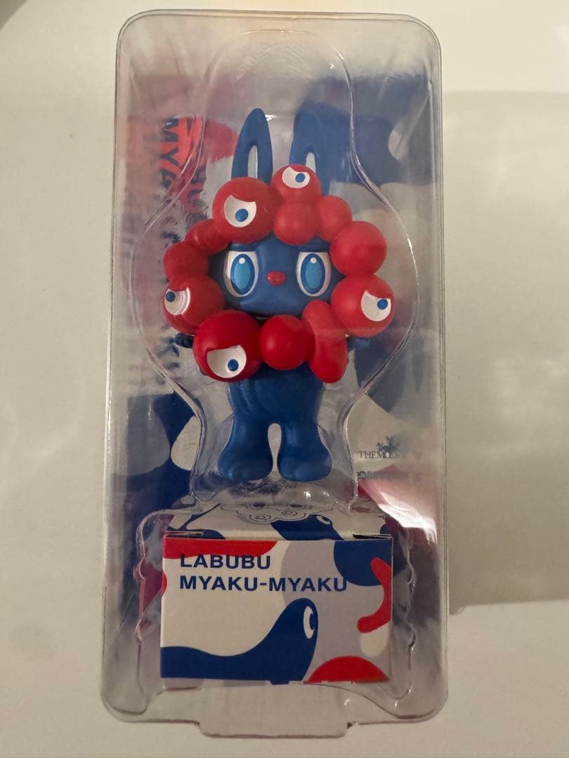 LABUBU MYAKU-MYAKU フィギュア　ラブブ　ミャクミャク