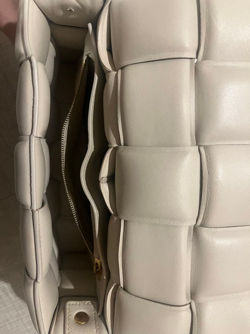 BOTTEGA VENETA パデットカセット　正規品※破損あり