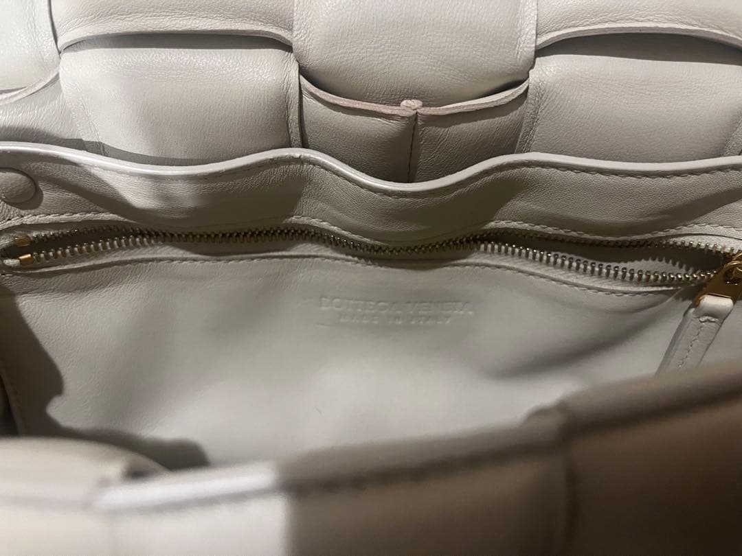 BOTTEGA VENETA パデットカセット　正規品※破損あり