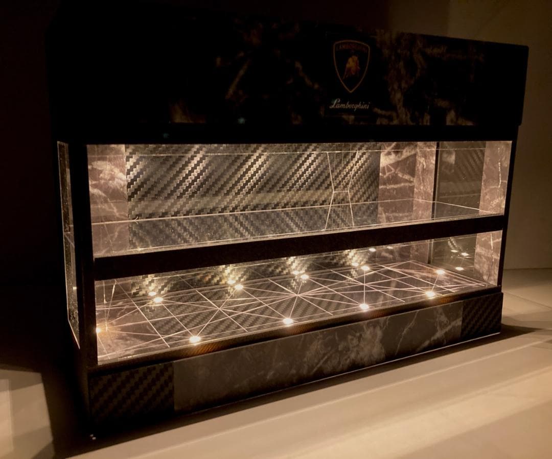 春兎 1/64展示16台可・大理石＆カーボン・ディスプレーBOX/ジオラマ