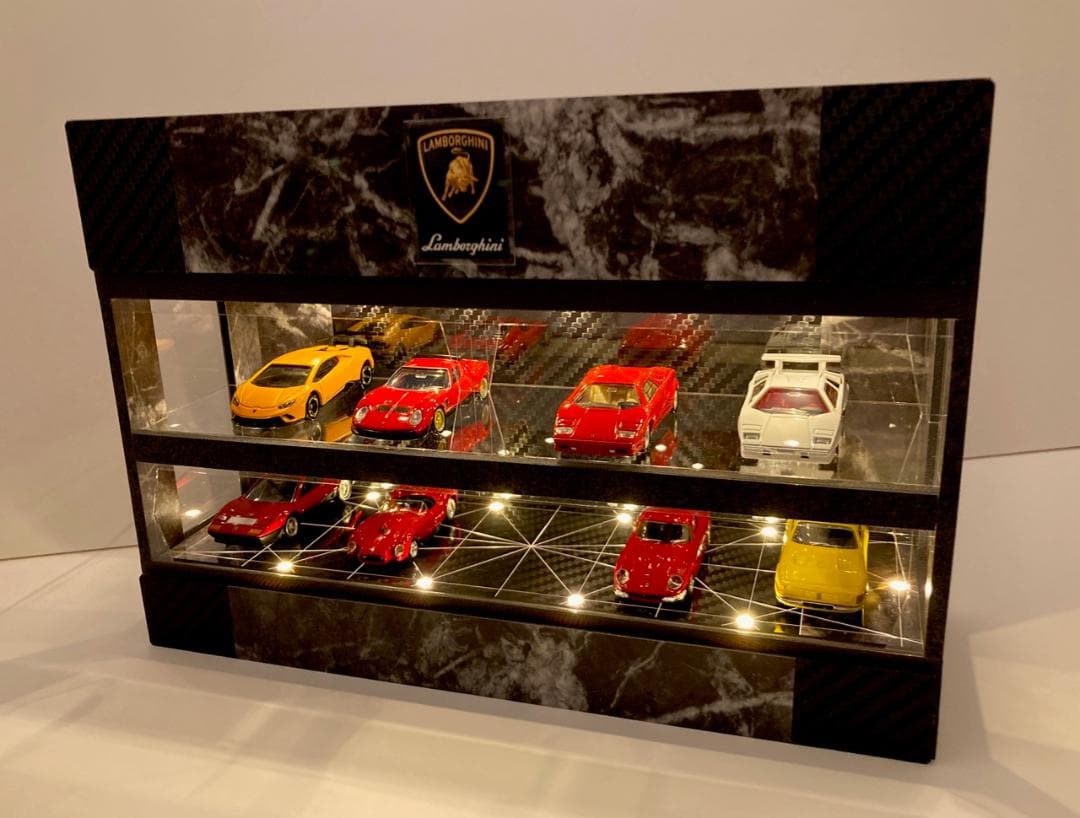 春兎 1/64展示16台可・大理石＆カーボン・ディスプレーBOX/ジオラマ