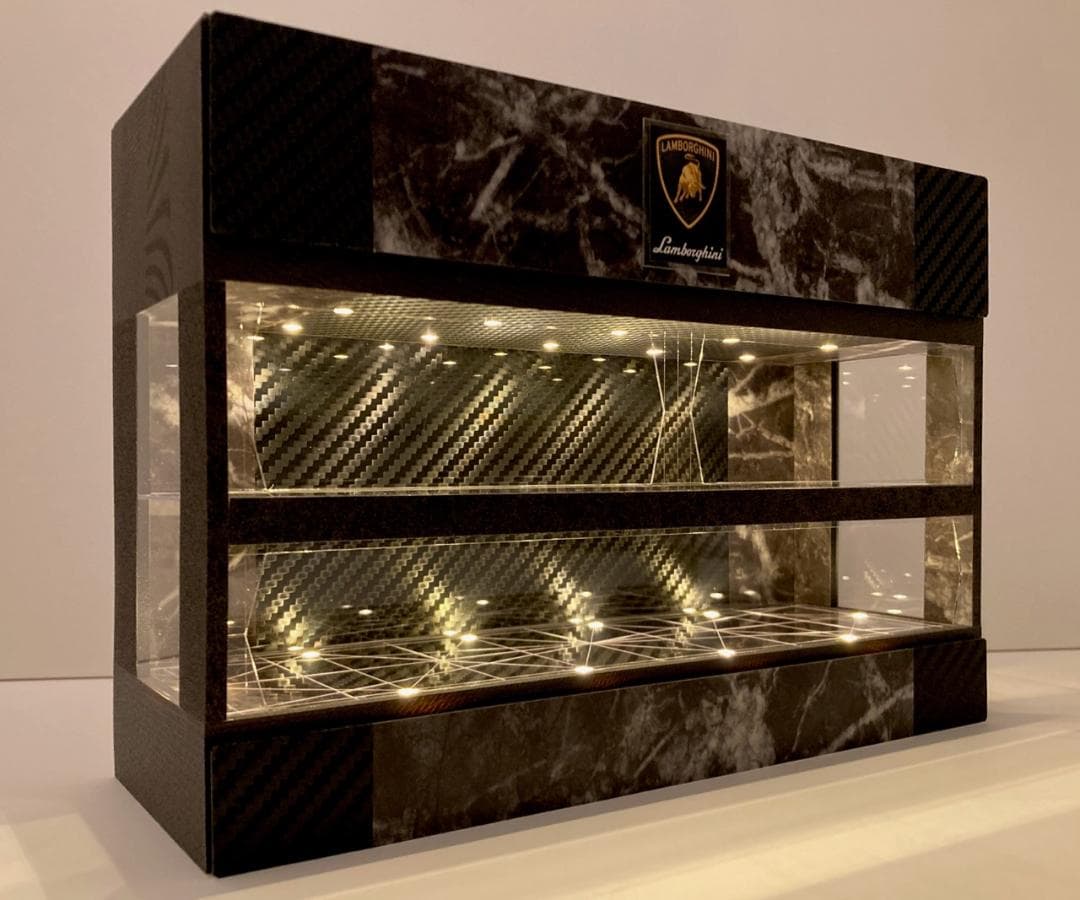 春兎 1/64展示16台可・大理石＆カーボン・ディスプレーBOX/ジオラマ