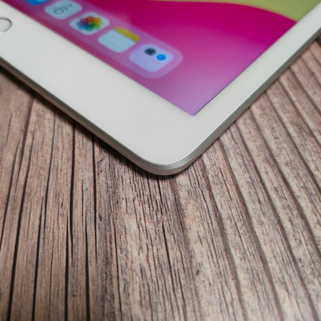 iPad 第7世代 32GB シルバー 新品近い