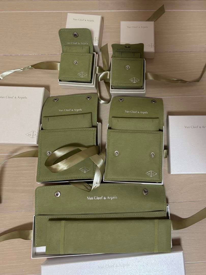 Van Cleef & Arpels グリーンポーチセット 5個セット