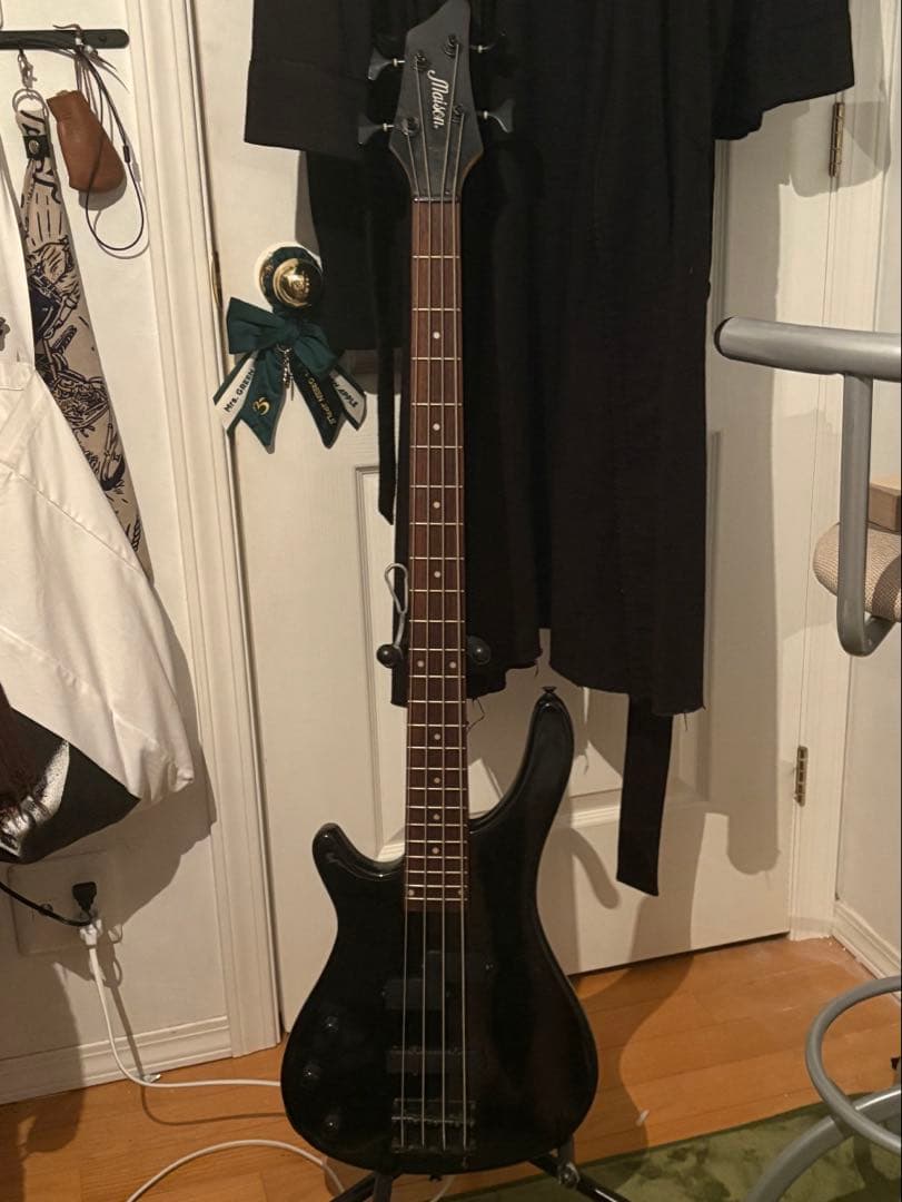 ブラック エレキベース 22フレット レフティ