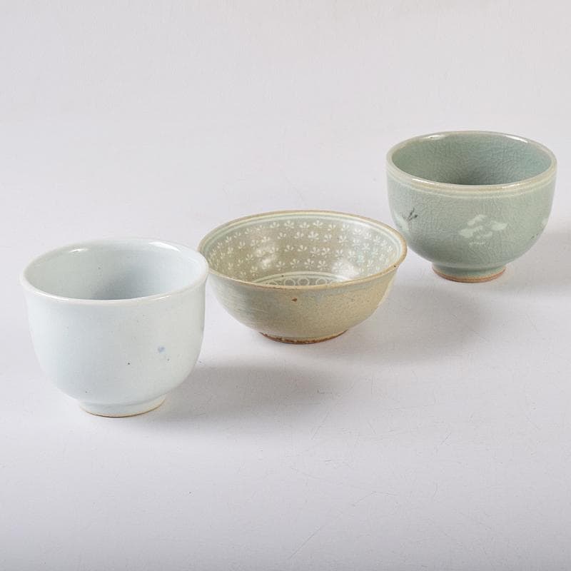 韓国人間文化財柳海剛（柳根瀅）作　象嵌鶴雲文など　盃　3点　共箱　D　R8482