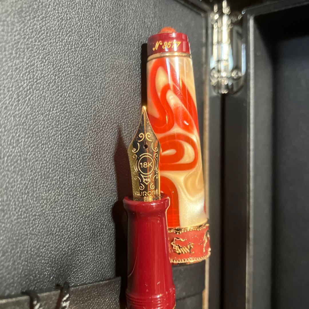 ウインターセール28日まで　限定　アウロラ　限定7500本 万年筆 大陸シリーズ