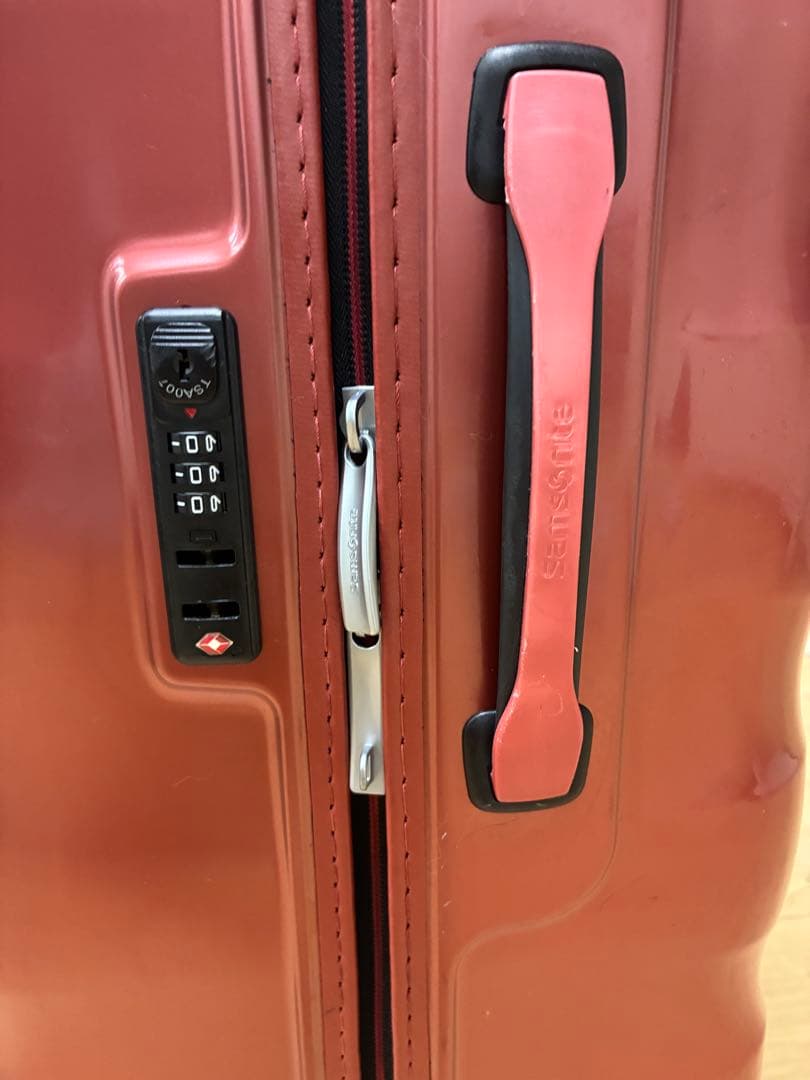 ☆美品☆サムソナイト　軽量　大容量　TSAロック コスモライト？赤系　送料無料♪