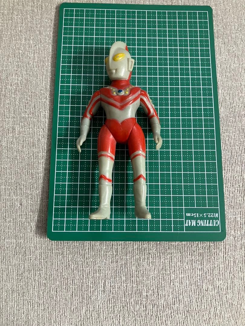 昭和レトロ　ウルトラマンゾフィー　人形