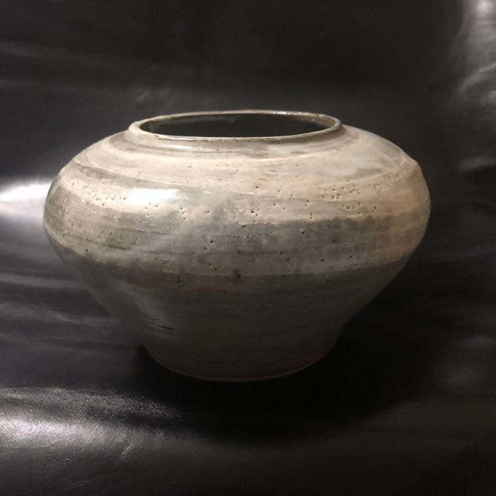 遺品整理◆骨董収集家だった祖父の大切なコレクションのお宝の壺、壷、花瓶、花道具