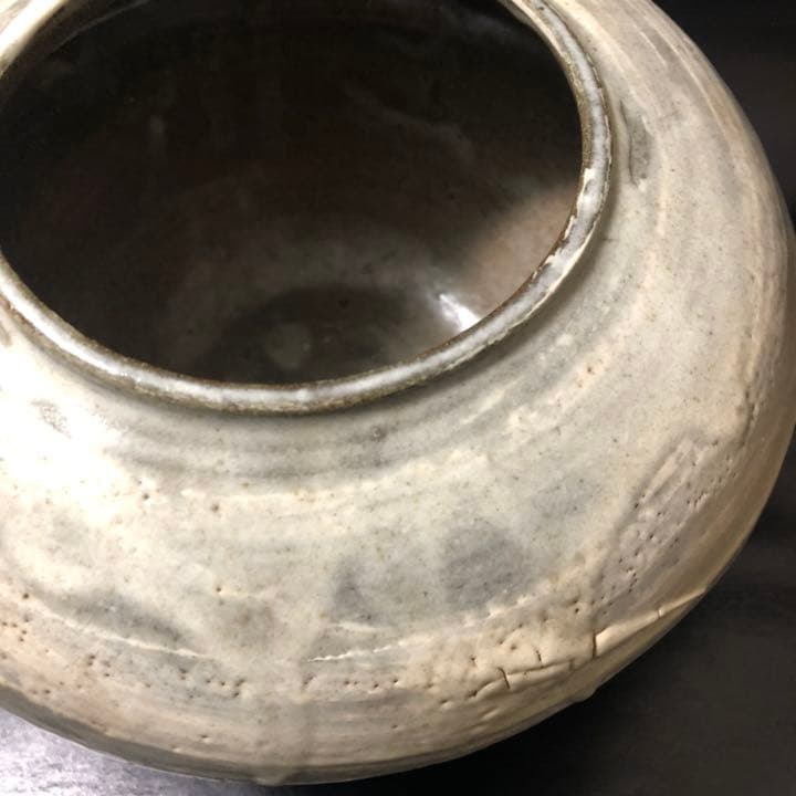 遺品整理◆骨董収集家だった祖父の大切なコレクションのお宝の壺、壷、花瓶、花道具