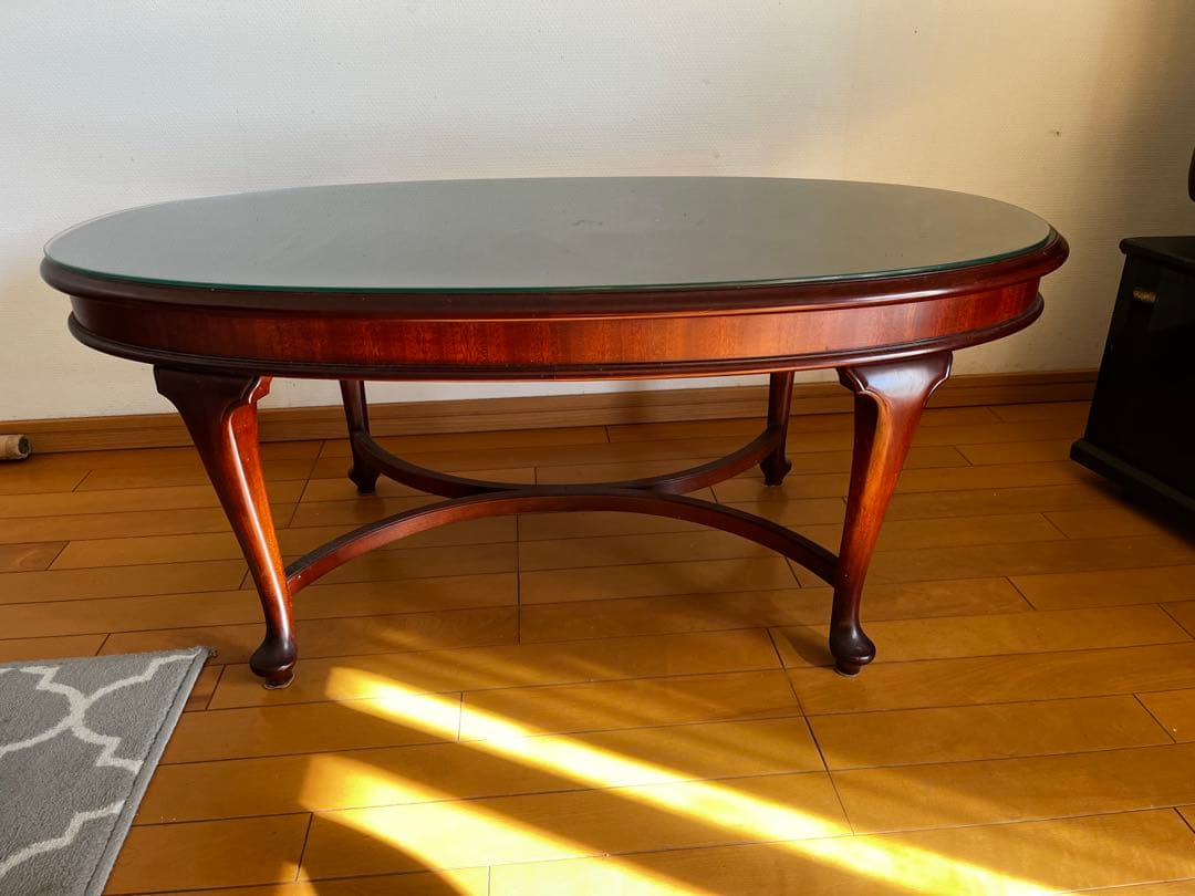 ダークブラウン楕円形木製テーブル