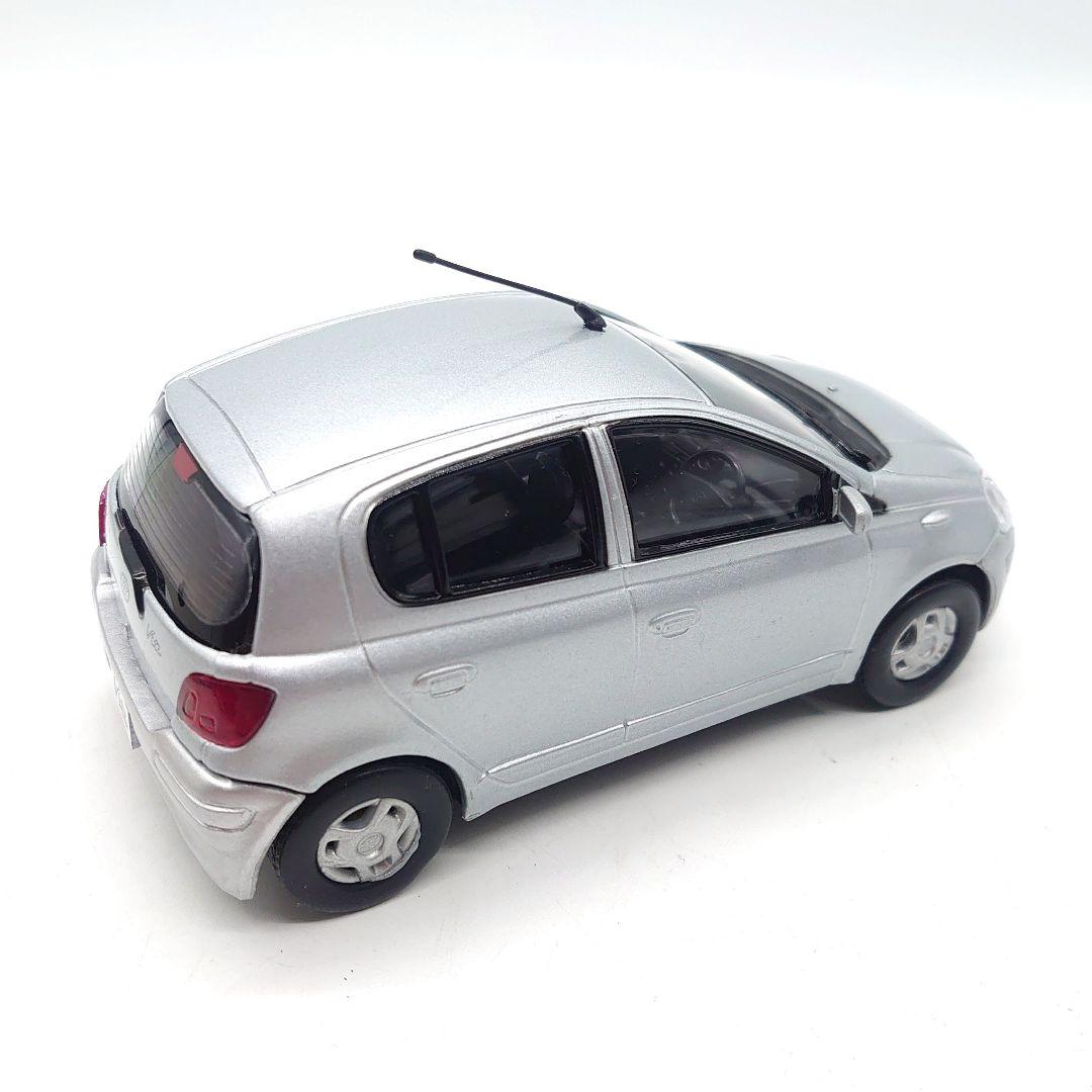 TOYOTA Vitz カラーサンプル ミニカー フィギュア