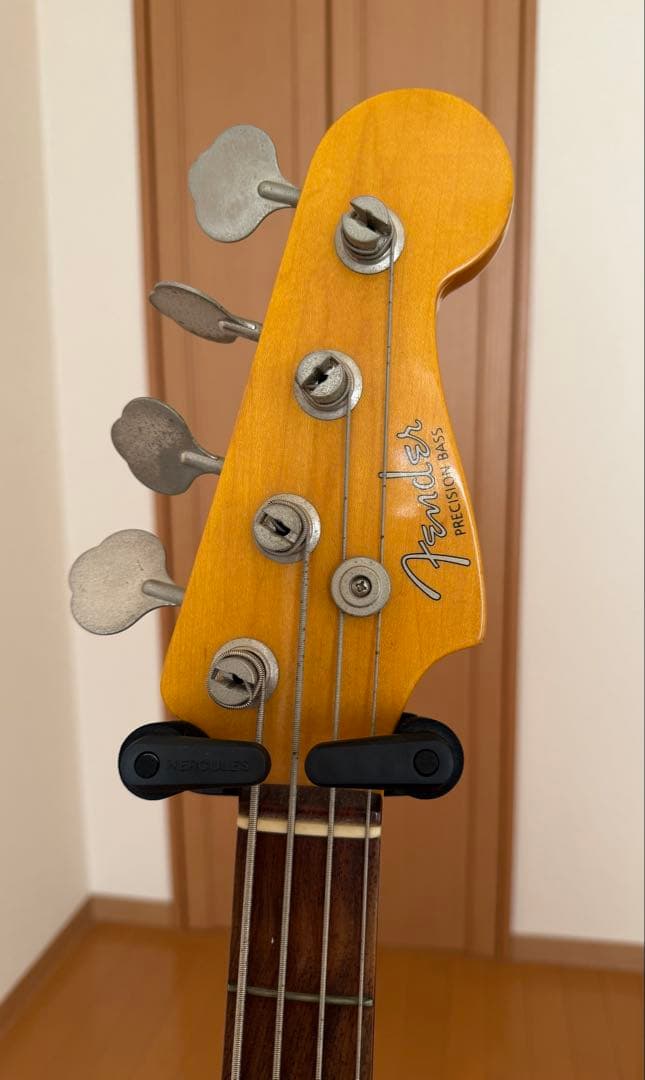 ベース Fender Japan Precision Bass PB62-70US
