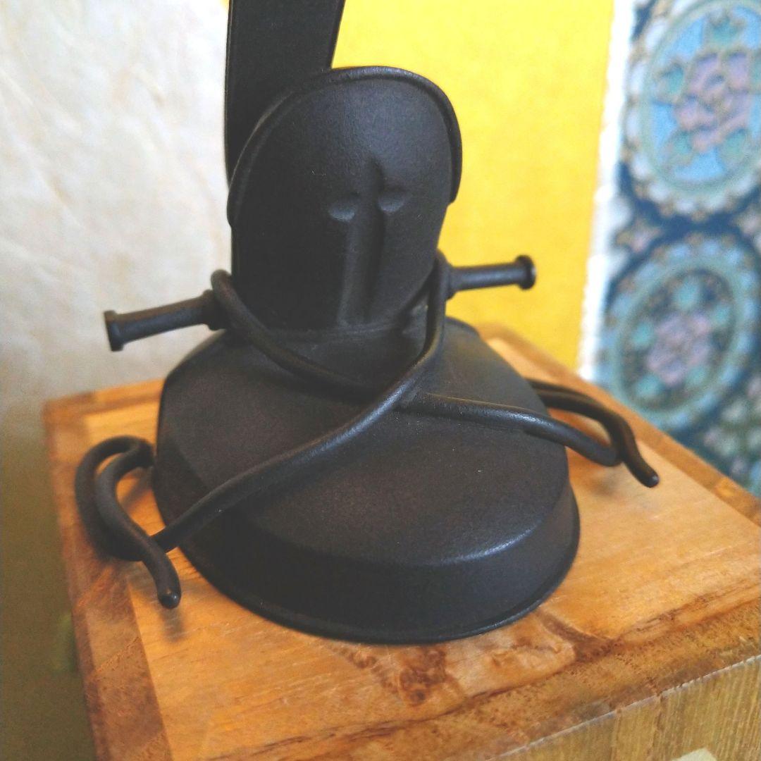 銅造立纓冠置物　11センチ