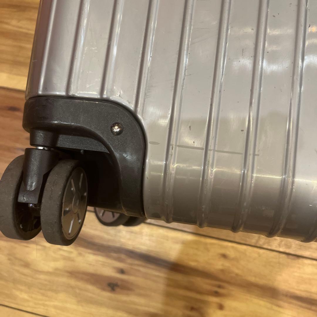 百貨店購入RIMOWAリモアキャリーケース87ℓ4.4キロシルバー