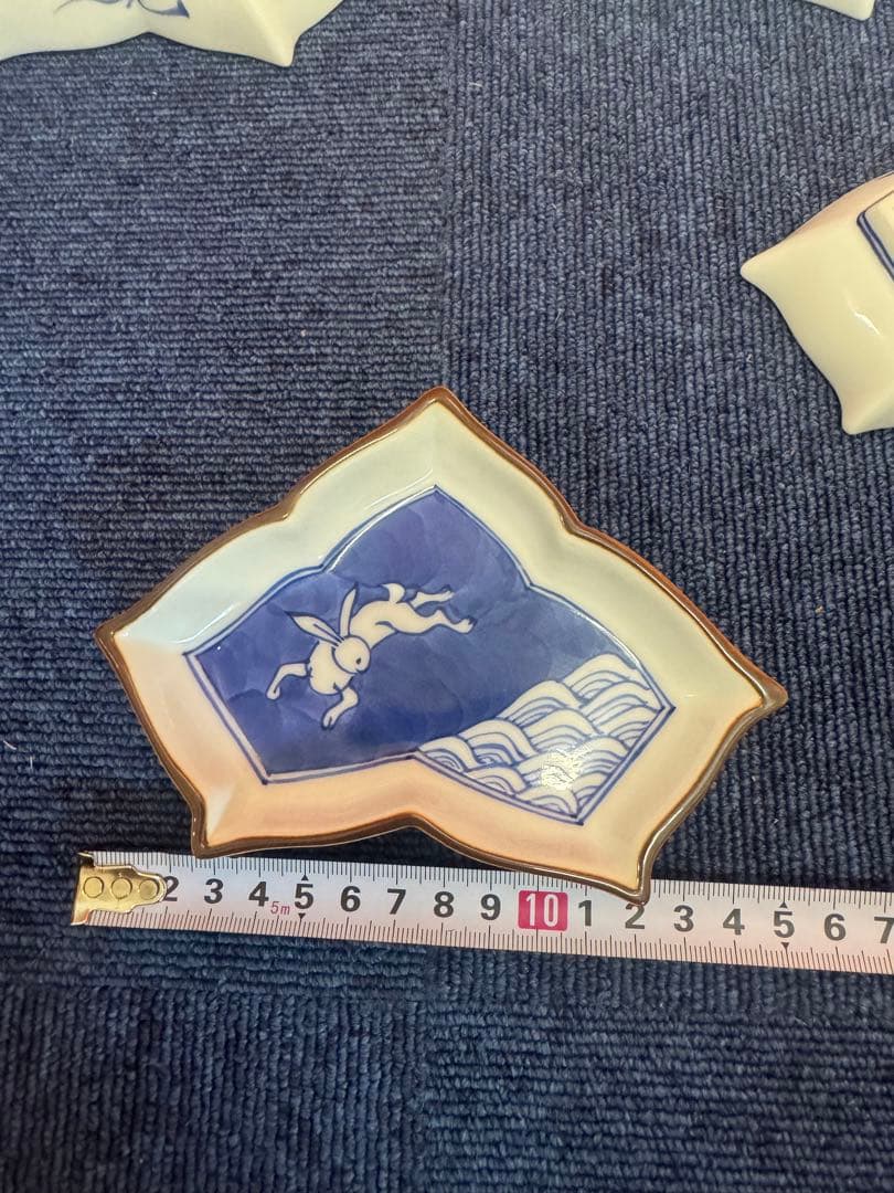 1892 宮内庁御用達『十四代 辻常陸』　辻製　染付兎文　変形皿　5客