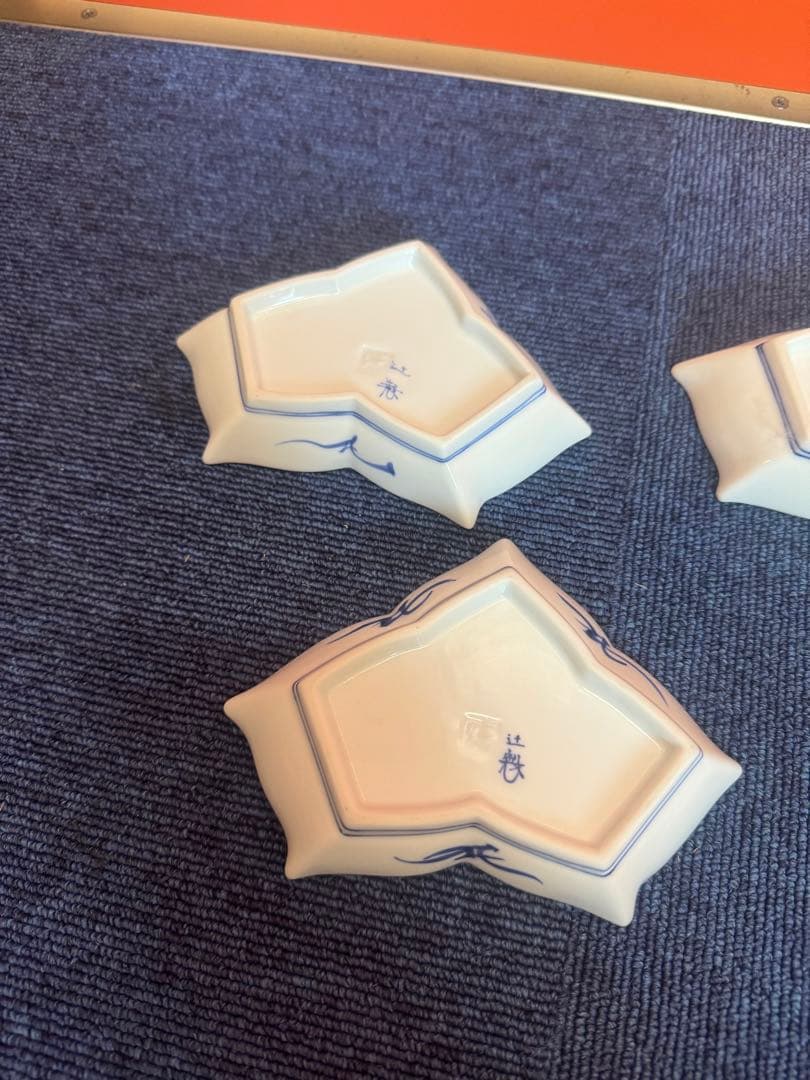 1892 宮内庁御用達『十四代 辻常陸』　辻製　染付兎文　変形皿　5客