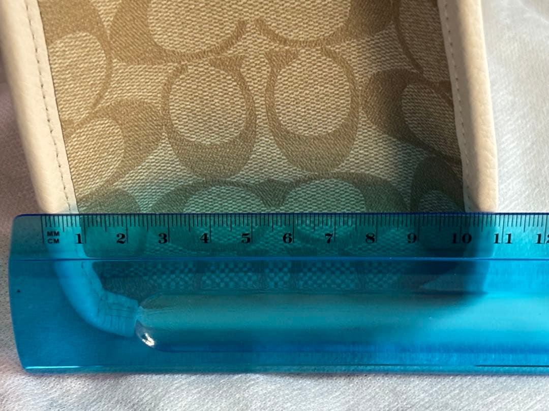 COACH ベージュ キャンバス ショルダーバッグ　アウトレット