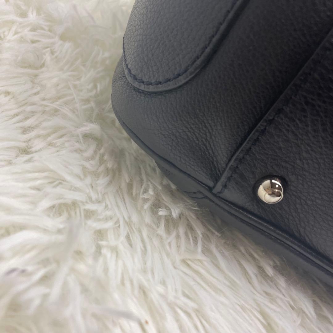 【美品】トッズ ワンショルダーバッグ キューブ オールレザー スタッズ 黒