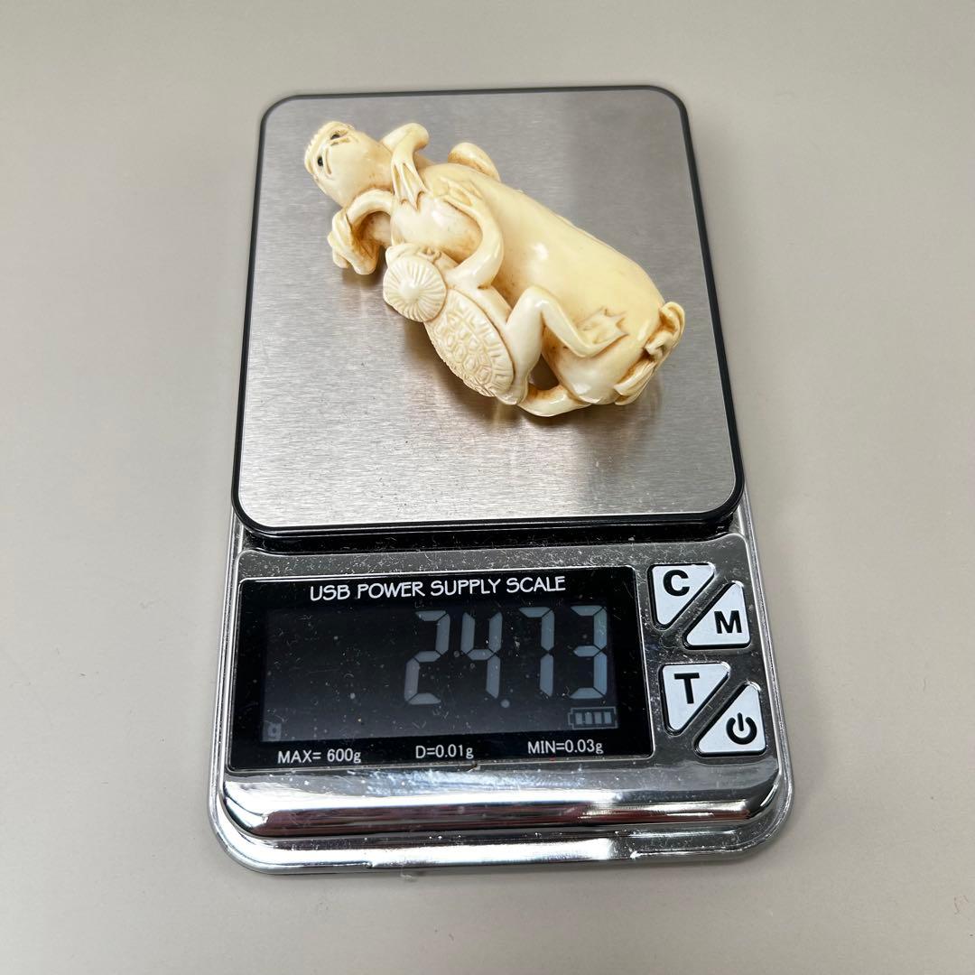 猿と亀の彫刻極上天然素材　アンティーク　骨董　飾り物　古美術　置物　細密細工