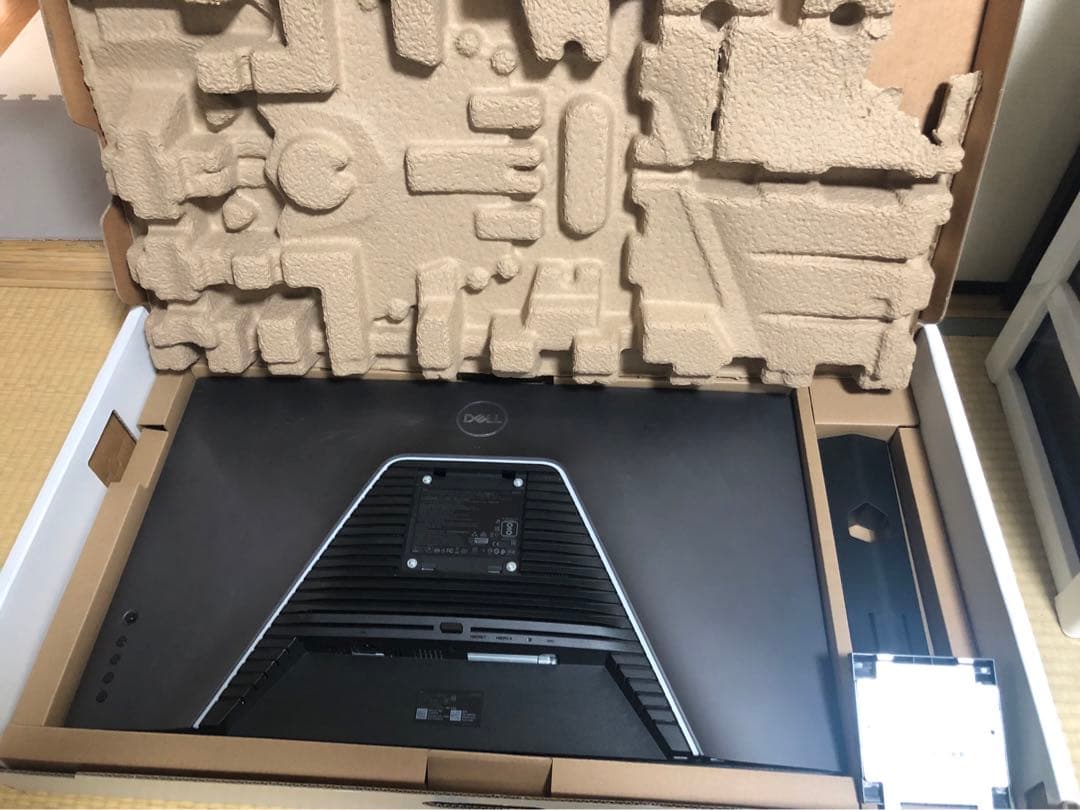 G3223Q　Dell 32 4K UHD Gaming Monitor