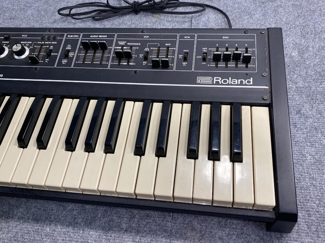 Roland SH-09 シンセサイザー