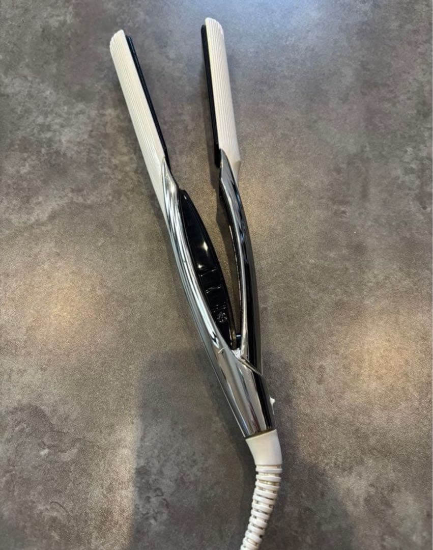 ReFaストレートヘアアイロン　2022年製