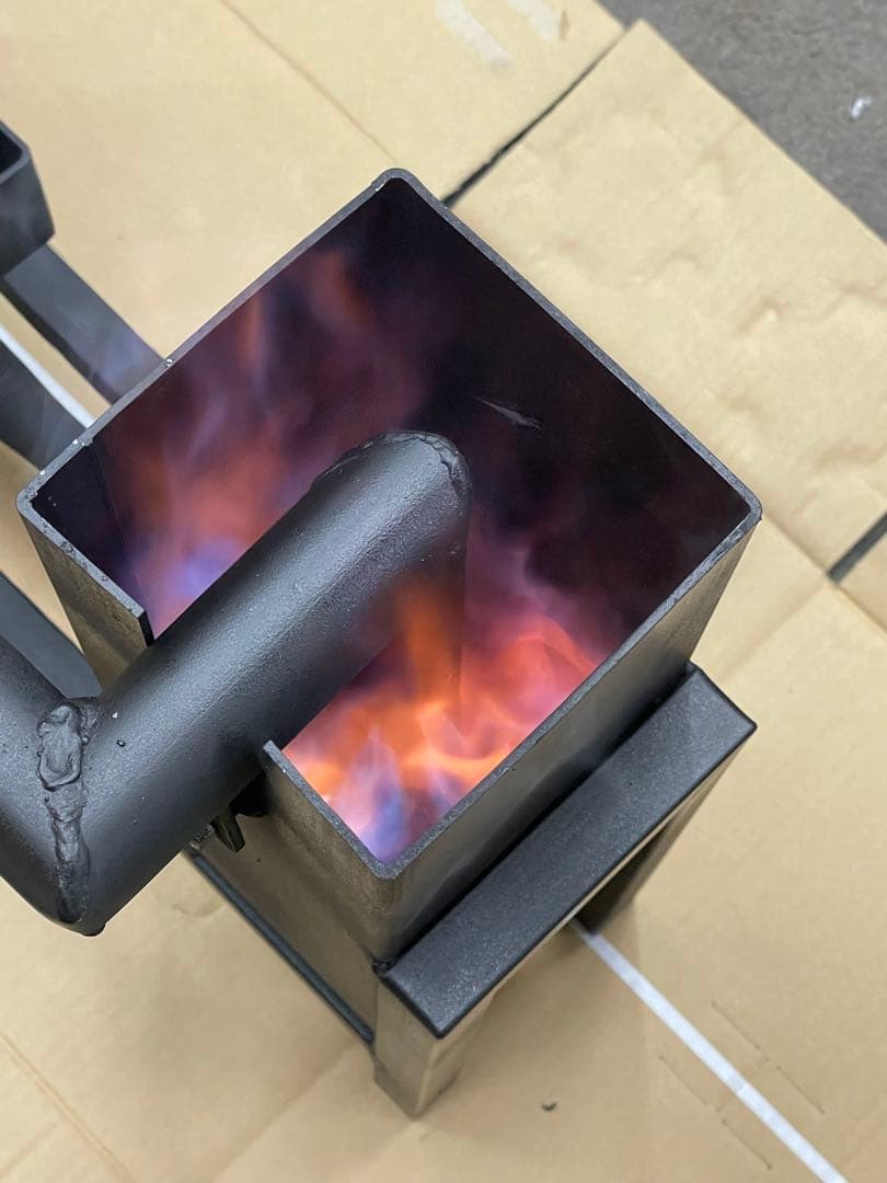 廃油ストーブ　ロケットストーブ　送風機と五徳付い