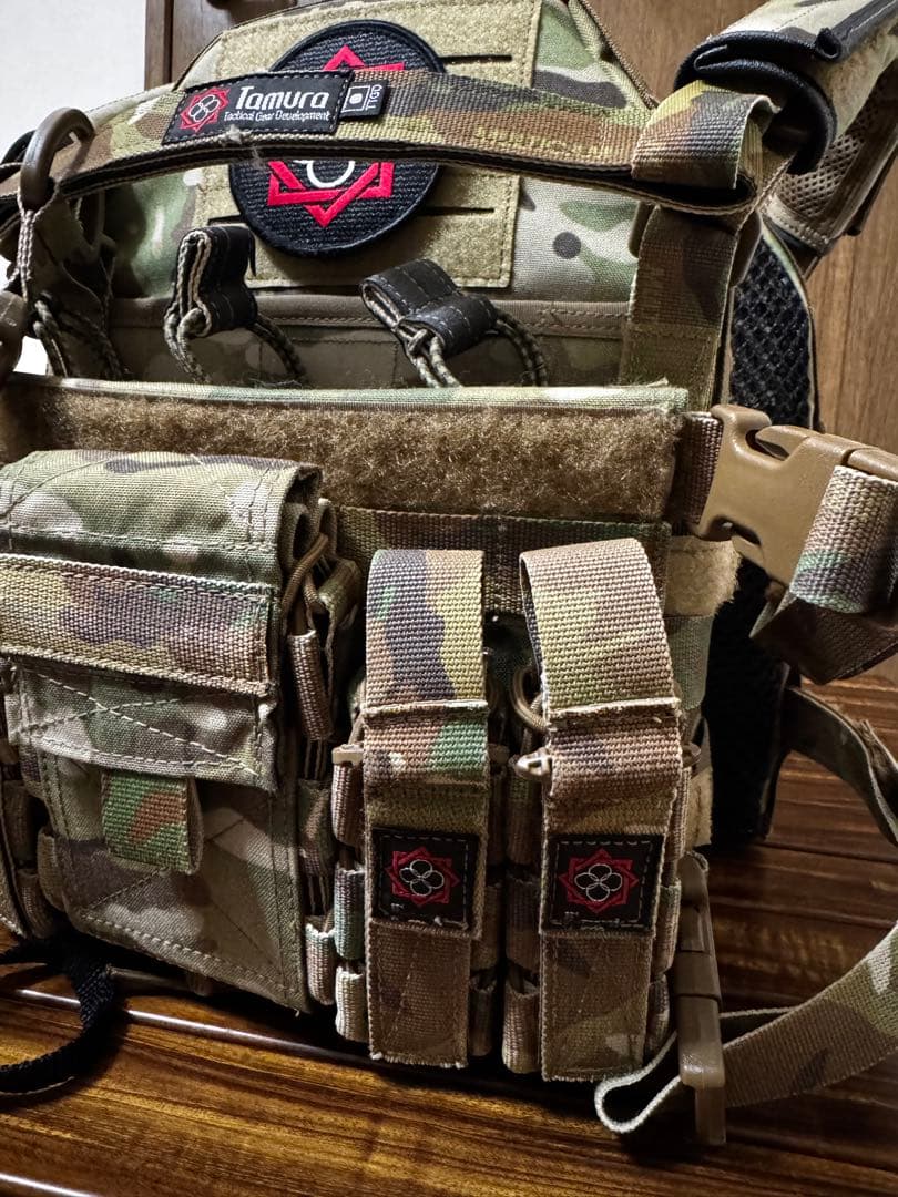 田村装備開発　UCR プレートキャリア マルチカム