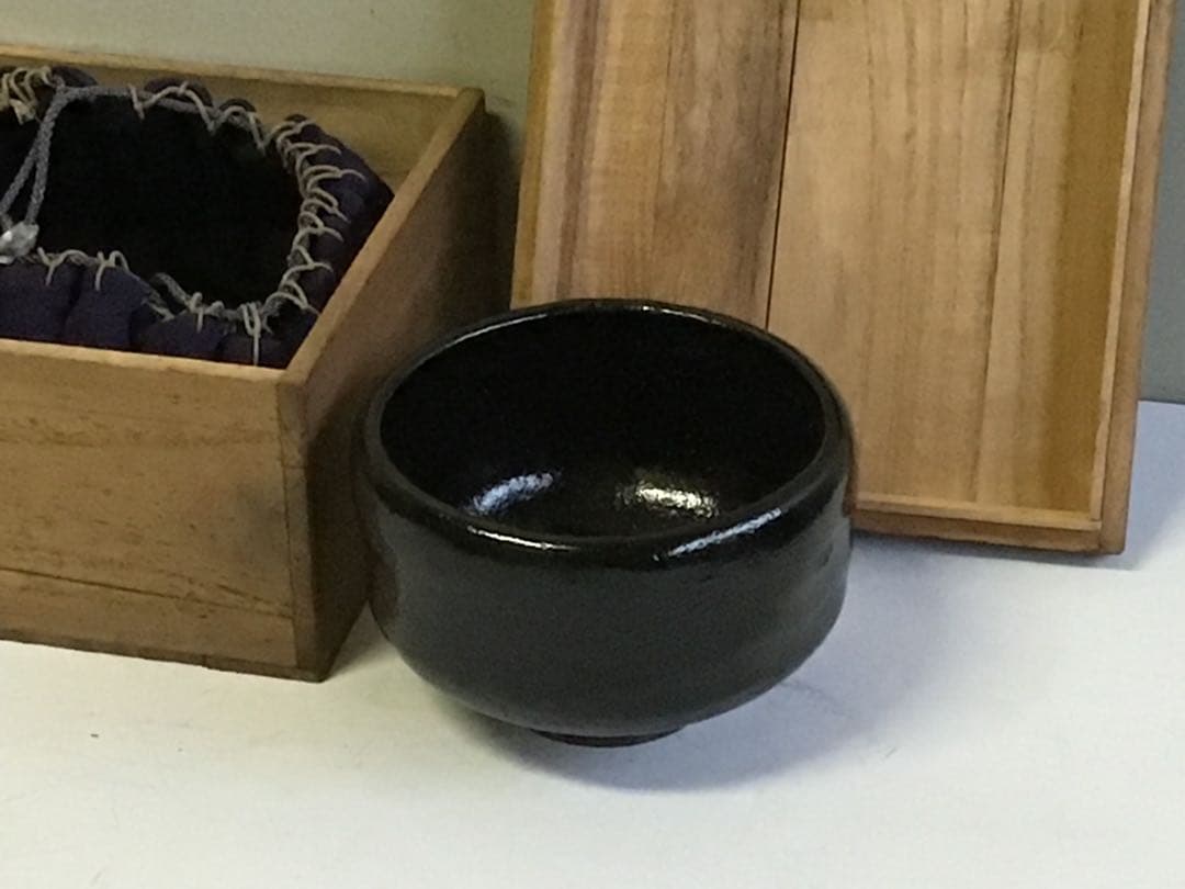 楽茶碗 木箱・布袋付き
