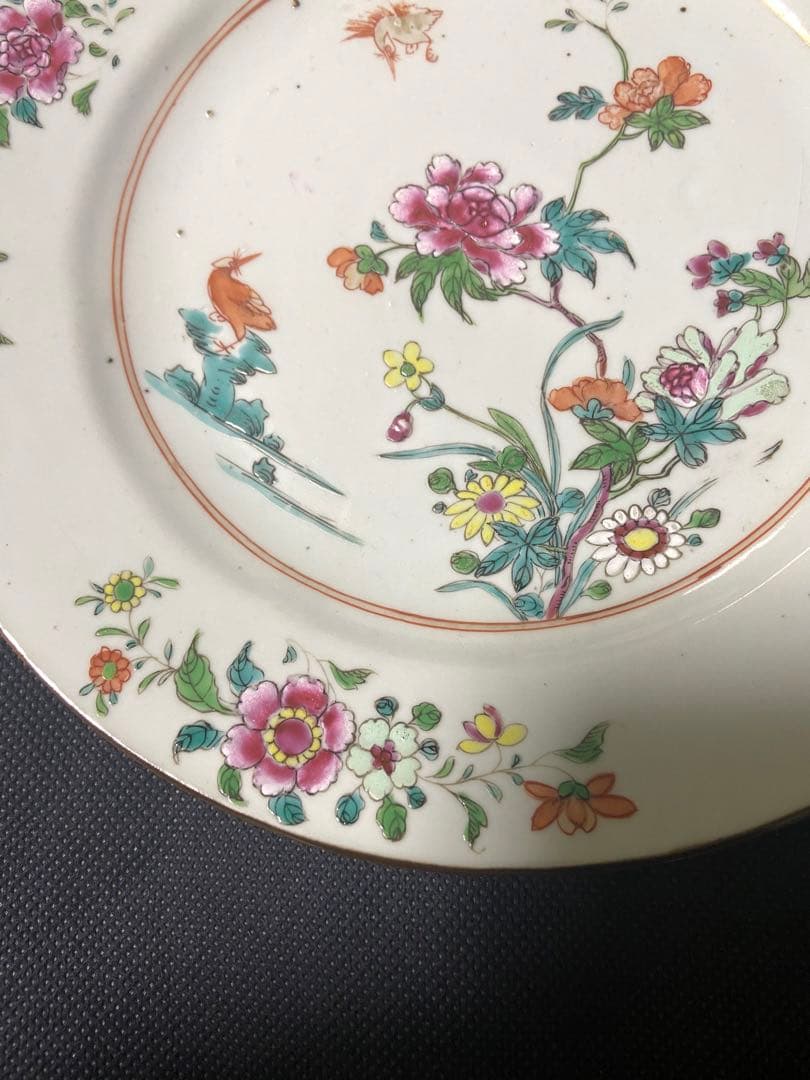 中国古美術品　清の乾隆時代　粉彩草花中皿　本物保証　22.5cm
